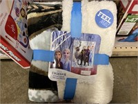 FROZEN 2 SHERPA THROW BLANKET - NICE