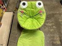FROG TODDLER CHAIR WITH ZIP UP COVER