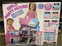 VERY NICE HEAVY GIRLS DOLL HOUSE SET