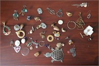 Assorted Costume Jewelry Individuals & Pieces