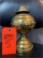Oil lamp without globe