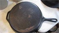 LODGE IRON SKILLET