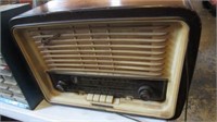 VINTAGE RADIO