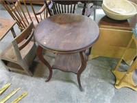 ANTIQUE FERN STAND / LAMP TABLE