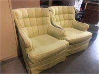 Lot of two pale yellow arm chairs