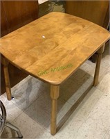 Small vintage maple side table, measures 22