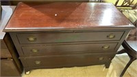 Vintage mahogany one drawer blanket chest. It’s