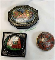 2 hand painted Russian boxes, enamel paper Mâché