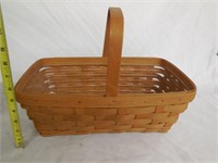 Longaberger Basket 2006 w/Handle  15x9" w/