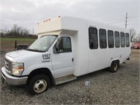 2009 Ford E-450 Super Duty 14 passenger bus