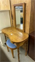 Three Piece Vanity w/Bench & Mirror 37 x 18 x 30