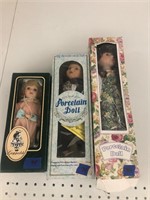 Lot of three porcelain dolls