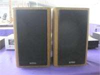 Infiniti RS 2000 bookshelf speakers
