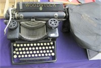 Vintage Woodstock typewriter #5 w/cover