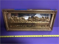 Gold colored last supper wall art w/ mirror detail