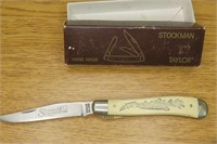 Schrade Scrimshaw  Pocket Knife In Box