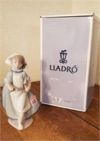 Lladro figurine Young Nurse 06307