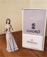 Lladro Figurine Innocence in Bloom  07644