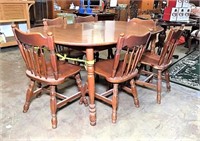 Old Amber Maple Dining Table with 6 Chairs