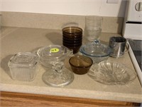 ASSORTED GLASSWARE, AMBER RAMIKINS, CUPS, ETC