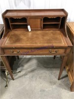 Desk w/ pull-out top, 21 x 32W x 38"T