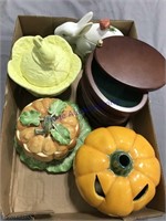 Small covered dishes, pumpkin, stacked jewelry box