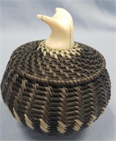 Beautiful lidded baleen basket by James Omnik, wit