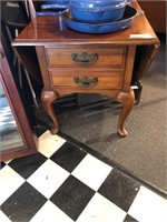 Thomasville Drop Side End Table