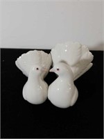 Lladro kissing doves figurine