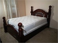 Queen size bed.