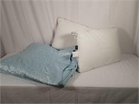 Quilted queen bedspread, Nautica pillows.