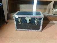 Lovely 1920s Small Doll Trunk