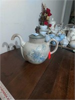 English Self Pouring Teapot