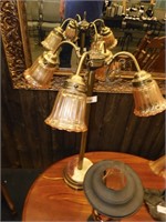 STUNNING VINTAGE 4 LIGHT TULIP SHADE LAMP