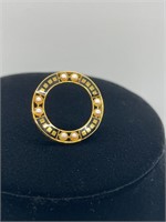 Gold and pearl circular brooch pin