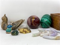 Various stone pieces: Malachite, Broken Jade,