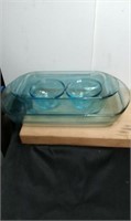 4 piece Anchor Hocking bakeware.  Perfect time