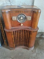 Zenith Console Radio w/ Two Speakers