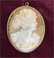 Vintage cameo pendant