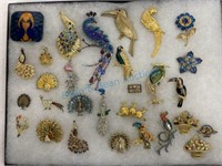 Collection of costume jewelry Rhinestone brooches