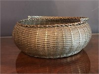 Antique Brass Metal Woven Handled Wire Basket