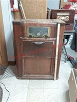 Vintage Zenith console radio, record player