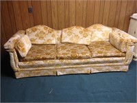 Vintage Sofa With Cushions