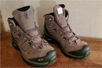 Salomon hiking boots size 9 1/2