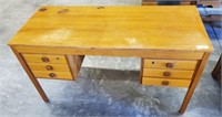 OAK KNEE HOLE DESK