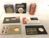 TRAY: BICENTENNIAL MEDALS AND STAMPS