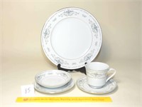 45 pc. Set of Fine Porcelain China - Pattern is