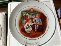 AVON KEEPING THE CHRISTMAS TRADITION PLATE