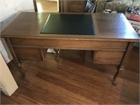 Queen Anne Knee Hole Desk w/ Desk Chair