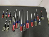 Box Lot: Assorted Screw Drivers